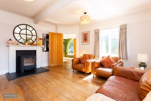 Sitting Room- click for photo gallery